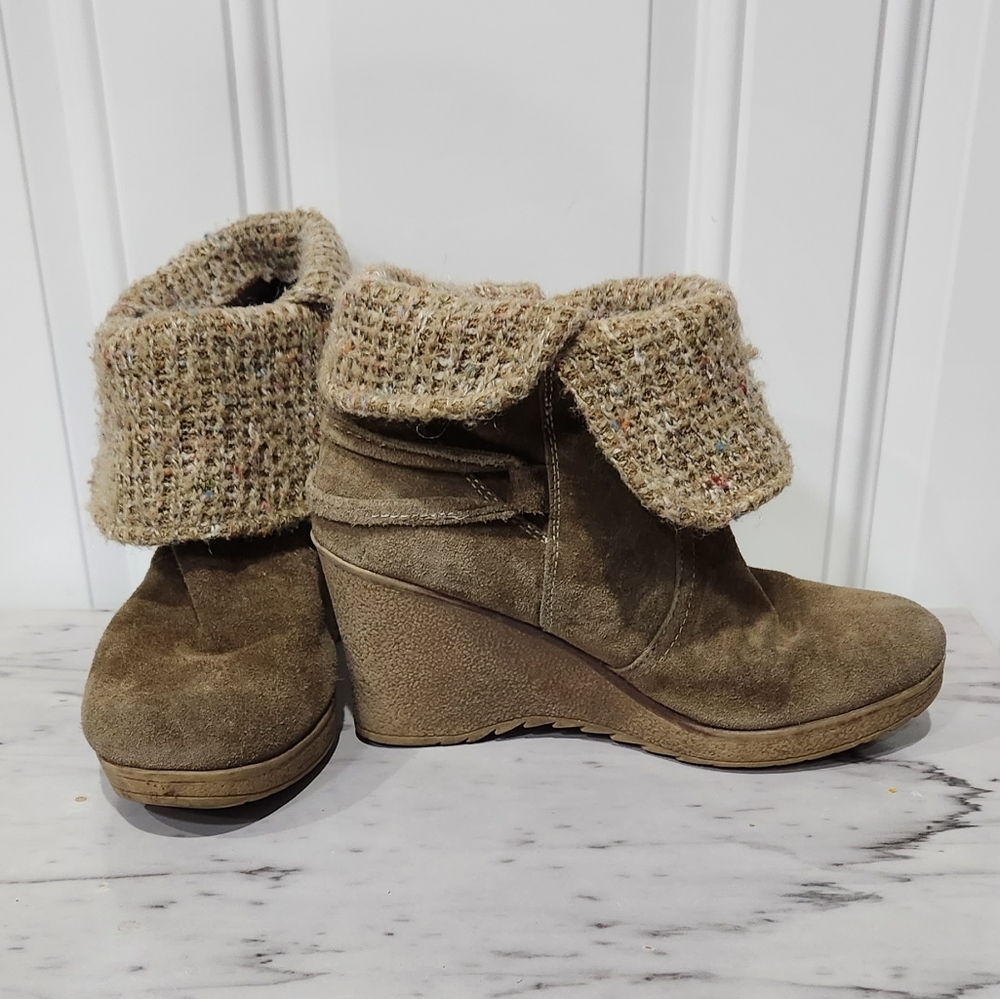 Bjorndal Lilly olive green suede boot wedge boots knit lined women's siz…